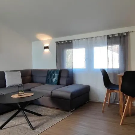 De L'isle - Z 'n Z Appartement *